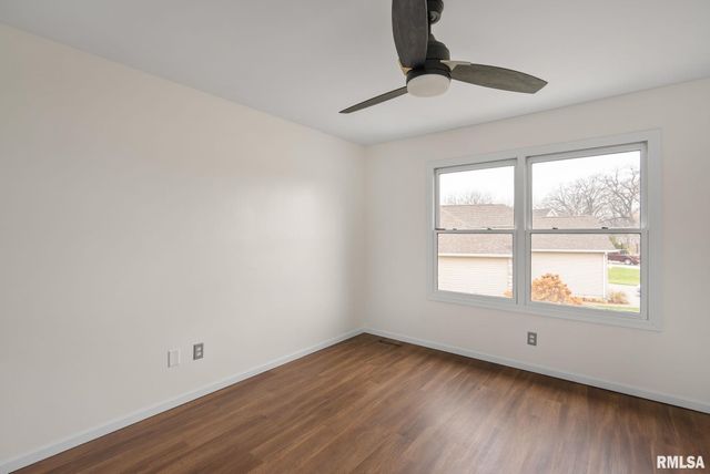 1600 E 5TH Street, Coal Valley, IL 61240