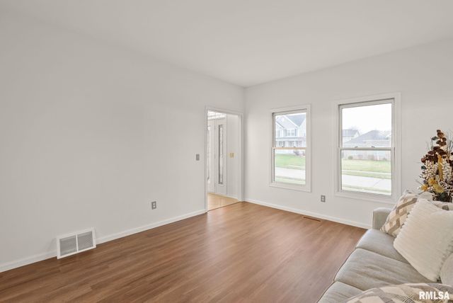 1600 E 5TH Street, Coal Valley, IL 61240