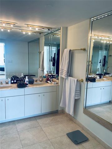 11113 Biscayne Blvd 553, Miami, FL 33181