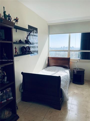 11113 Biscayne Blvd 553, Miami, FL 33181