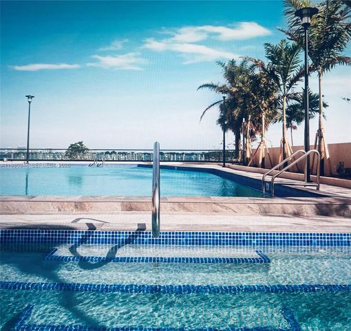 11113 Biscayne Blvd 553, Miami, FL 33181