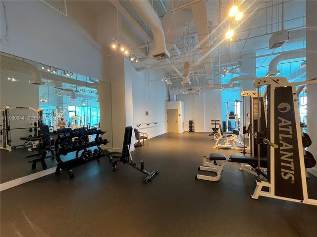 11113 Biscayne Blvd 553, Miami, FL 33181