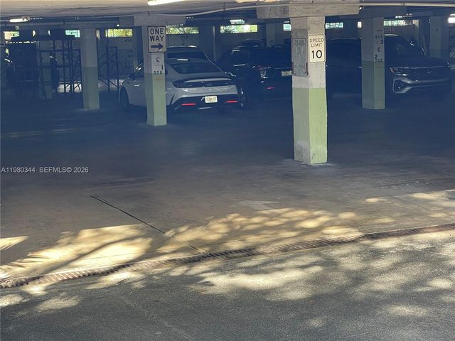 11113 Biscayne Blvd 553, Miami, FL 33181