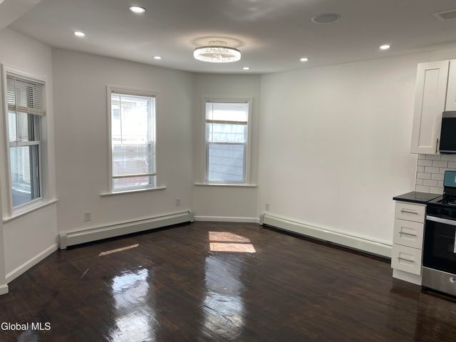 885 Yorkston Street, Schenectady, NY 12303