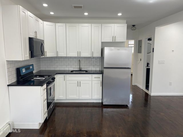 885 Yorkston Street, Schenectady, NY 12303