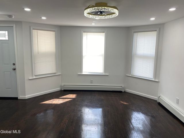 885 Yorkston Street, Schenectady, NY 12303