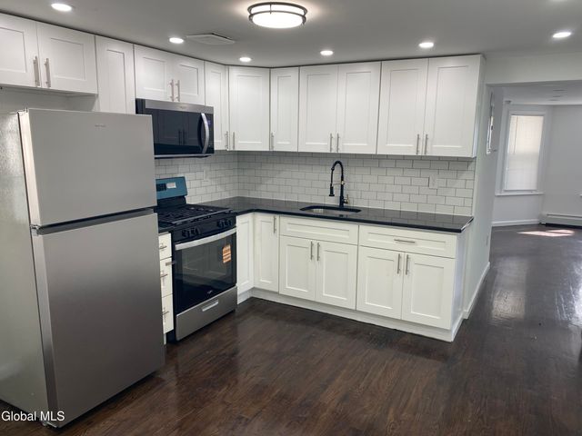 885 Yorkston Street, Schenectady, NY 12303