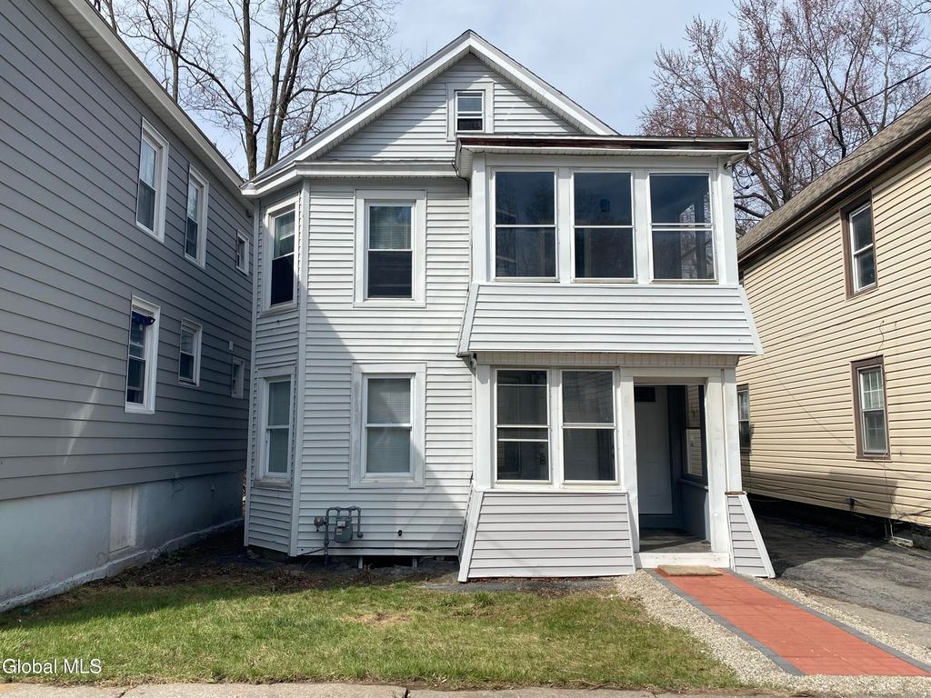 885 Yorkston Street, Schenectady, NY 12303