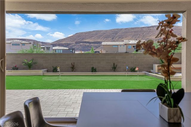 10663 Stone Ledge Avenue, Las Vegas, NV 89135