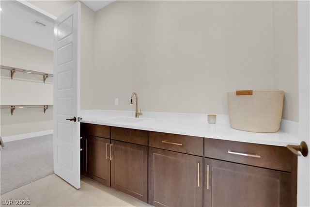 10663 Stone Ledge Avenue, Las Vegas, NV 89135
