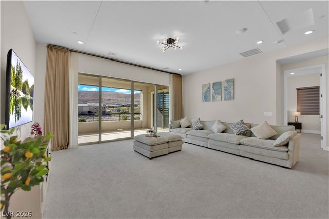 10663 Stone Ledge Avenue, Las Vegas, NV 89135