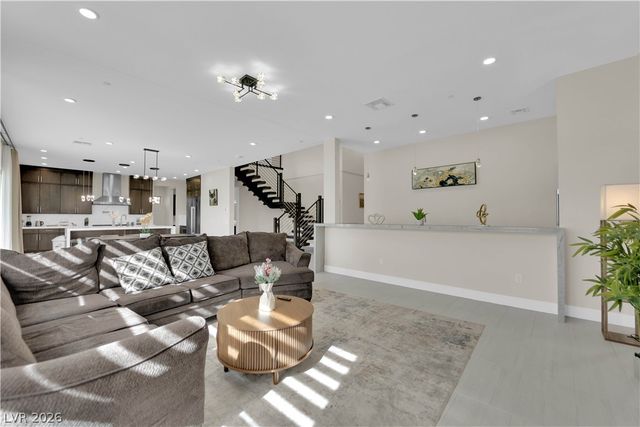 10663 Stone Ledge Avenue, Las Vegas, NV 89135