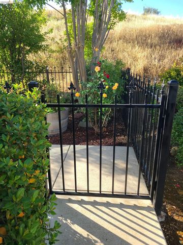 1740 Kent Dr, Brentwood, CA 94513