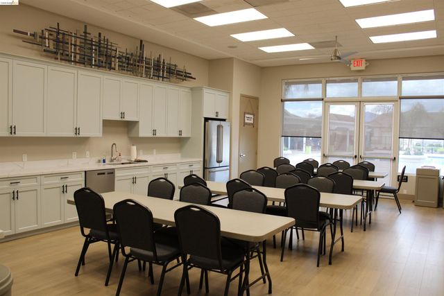 1740 Kent Dr, Brentwood, CA 94513