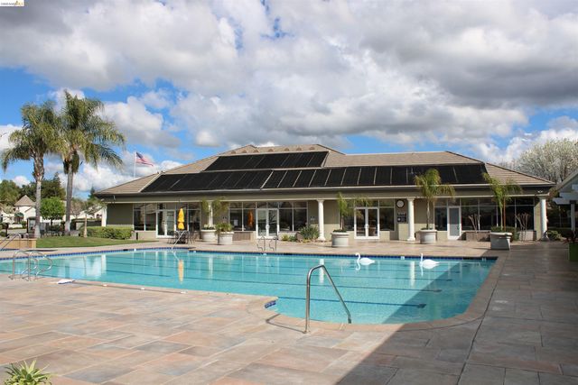 1740 Kent Dr, Brentwood, CA 94513