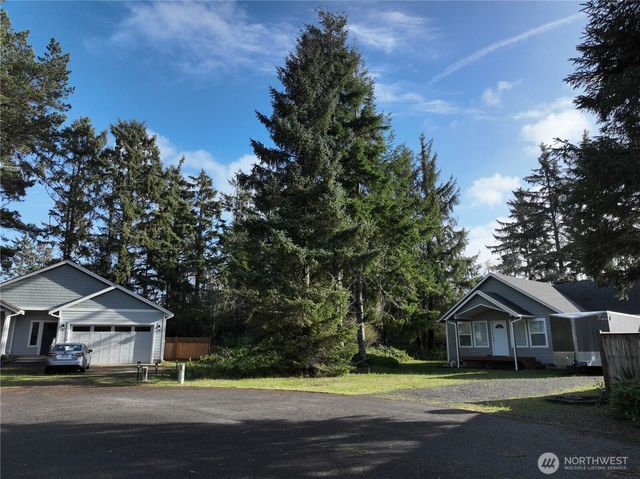 723 Brant Court SE, Ocean Shores, WA 98569