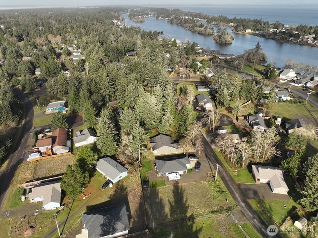 723 Brant Court SE, Ocean Shores, WA 98569