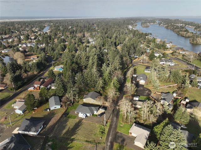 723 Brant Court SE, Ocean Shores, WA 98569