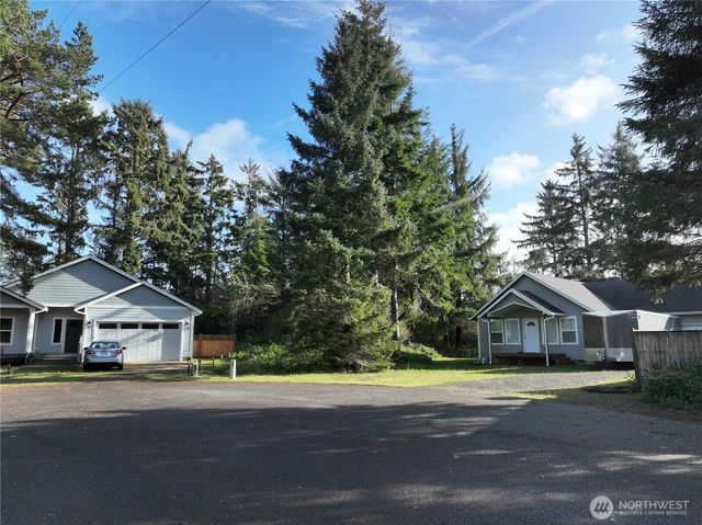 723 Brant Court SE, Ocean Shores, WA 98569