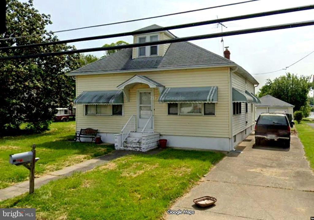 8025 EDGEWATER AVE, Rosedale, MD 21237