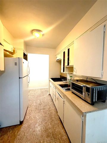 1030 E 57th Street 1st floor Apartment, Brooklyn, NY 11234