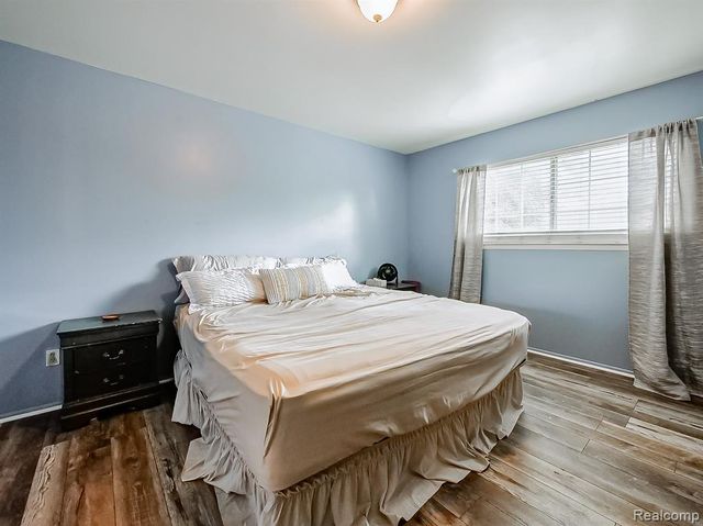 635 E Fox Hills Drive, Bloomfield Hills, MI 48304