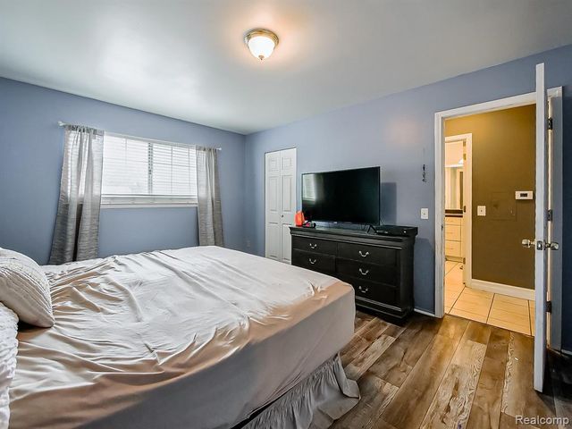 635 E Fox Hills Drive, Bloomfield Hills, MI 48304