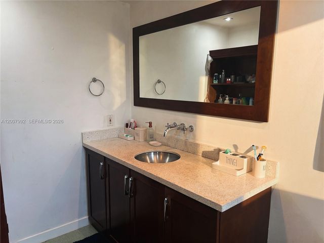 5306 Roosevelt St, Hollywood, FL 33021