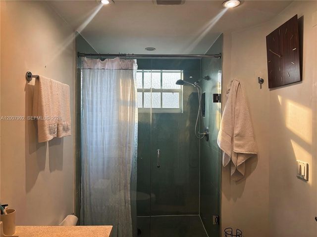 5306 Roosevelt St, Hollywood, FL 33021