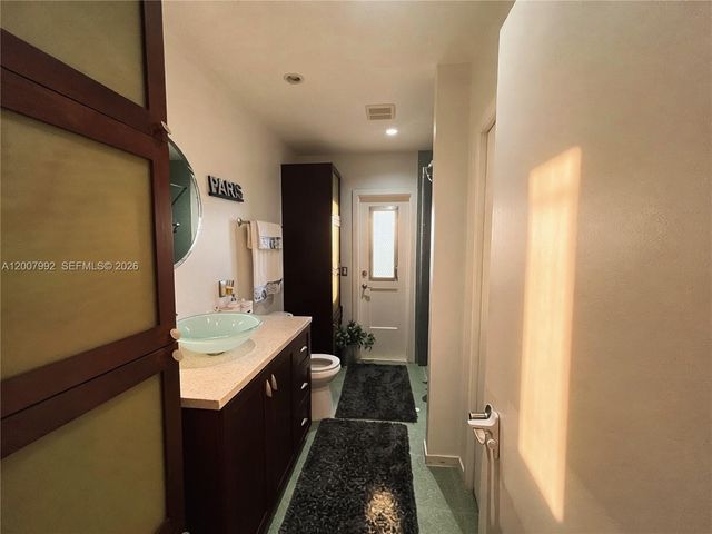 5306 Roosevelt St, Hollywood, FL 33021