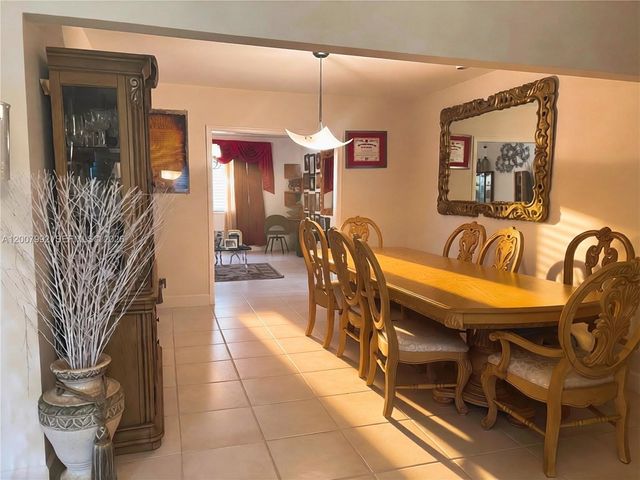 5306 Roosevelt St, Hollywood, FL 33021