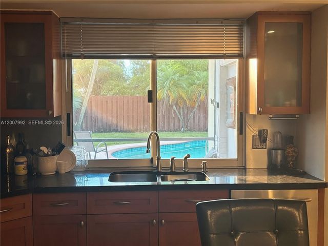 5306 Roosevelt St, Hollywood, FL 33021