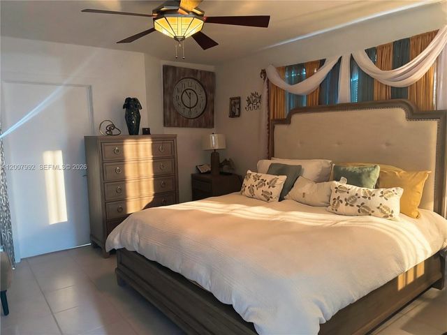 5306 Roosevelt St, Hollywood, FL 33021