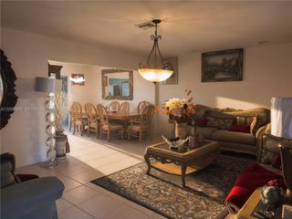 5306 Roosevelt St, Hollywood, FL 33021