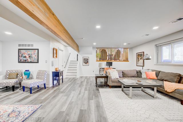9526 Montgold Avenue, White Lake Charter Township, MI 48386