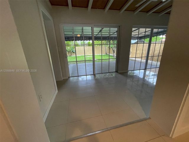 7820 Carlyle Avenue, Miami Beach, FL 33141