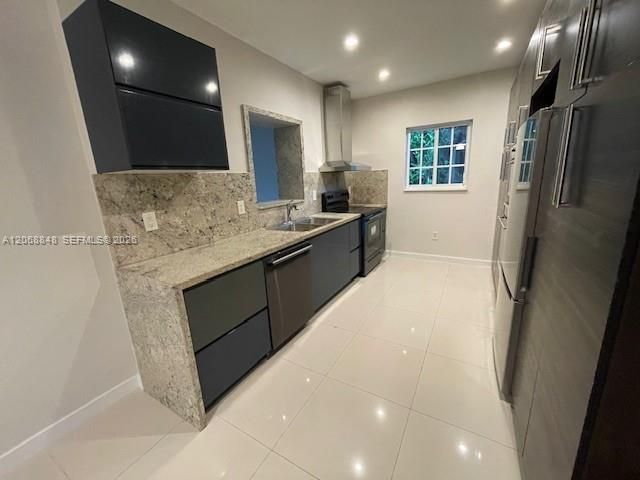 7820 Carlyle Avenue, Miami Beach, FL 33141