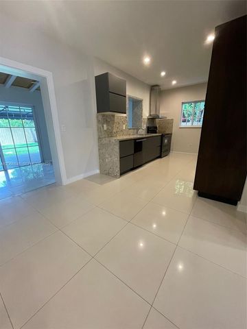 7820 Carlyle Avenue, Miami Beach, FL 33141