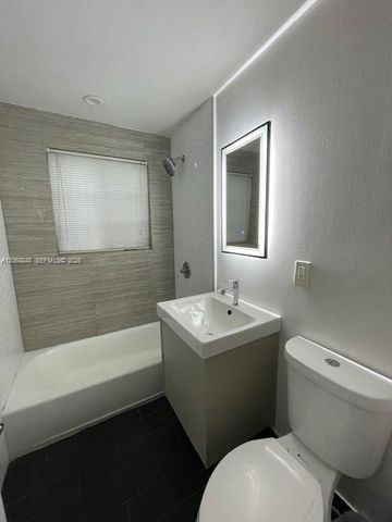 7820 Carlyle Avenue, Miami Beach, FL 33141