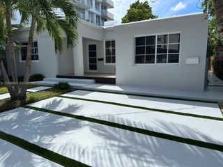 7820 Carlyle Avenue, Miami Beach, FL 33141
