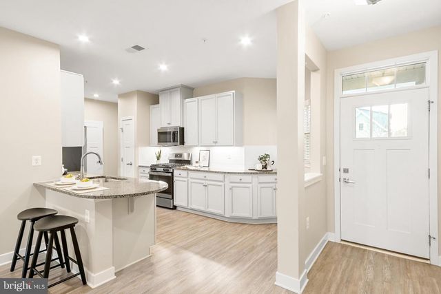 3225 THORNAPPLE DR, Frederick, MD 21704