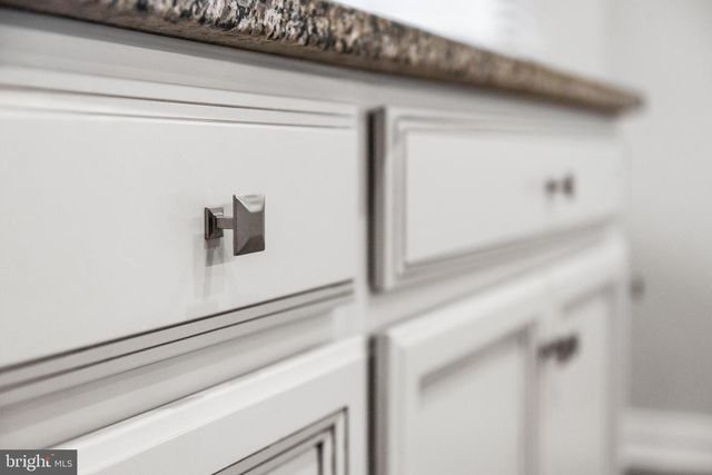 3225 THORNAPPLE DR, Frederick, MD 21704