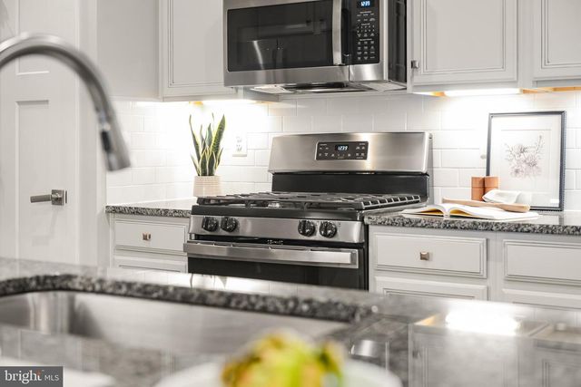 3225 THORNAPPLE DR, Frederick, MD 21704