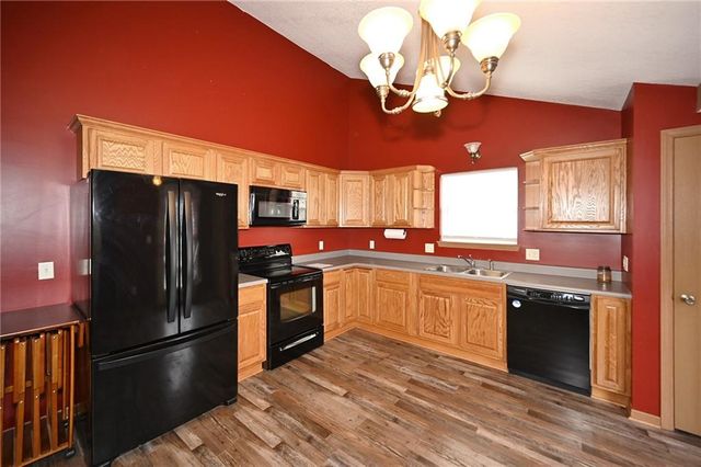 5005 University Avenue, St Joseph, MO 64503