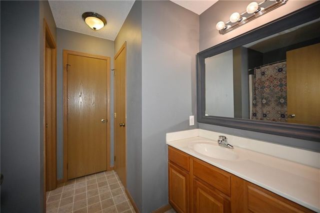 5005 University Avenue, St Joseph, MO 64503