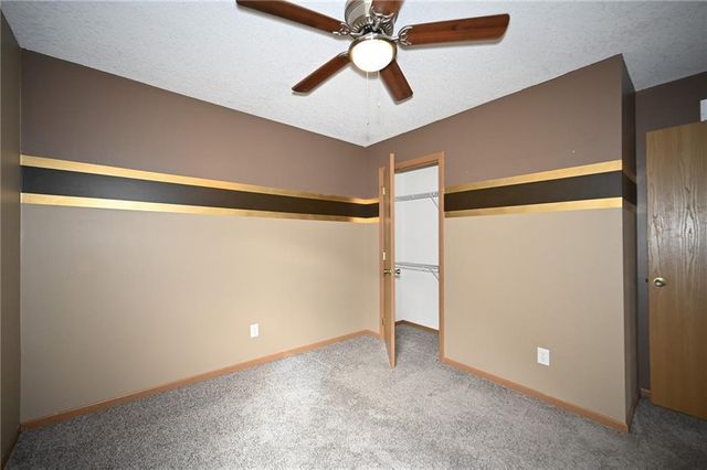 5005 University Avenue, St Joseph, MO 64503