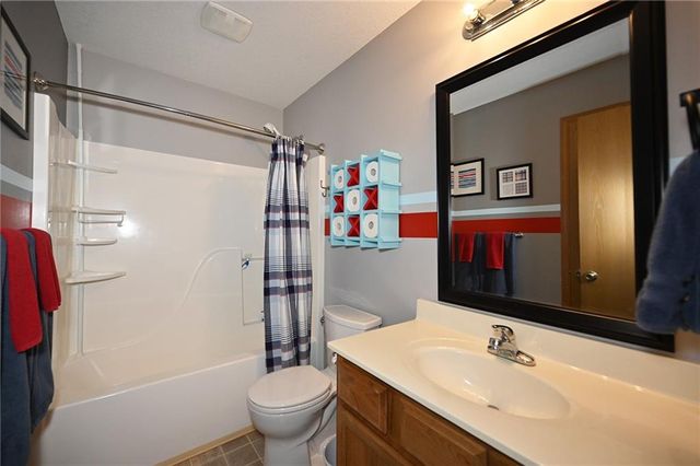 5005 University Avenue, St Joseph, MO 64503