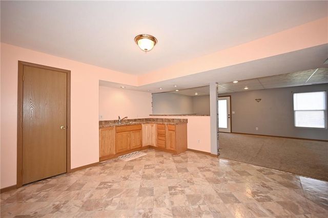 5005 University Avenue, St Joseph, MO 64503