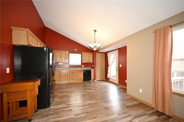 5005 University Avenue, St Joseph, MO 64503