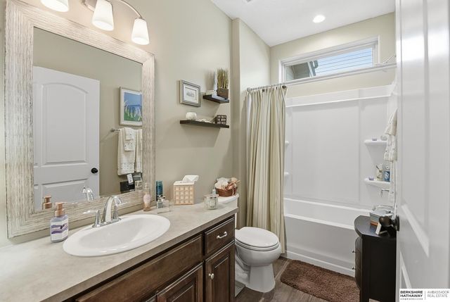 4413 S 193rd Street, Omaha, NE 68135